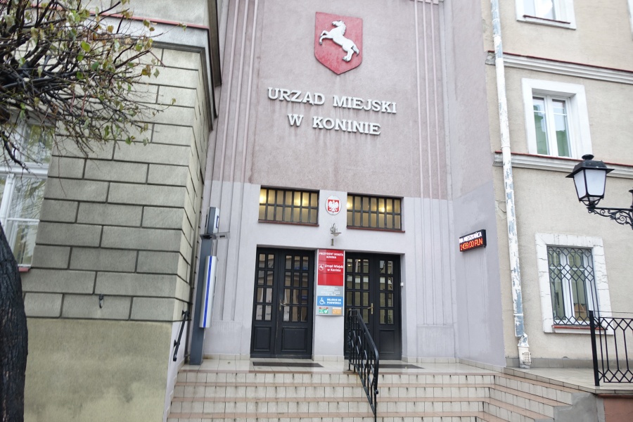 Urzędnicy nadal pracują w systemie zdalnym 
