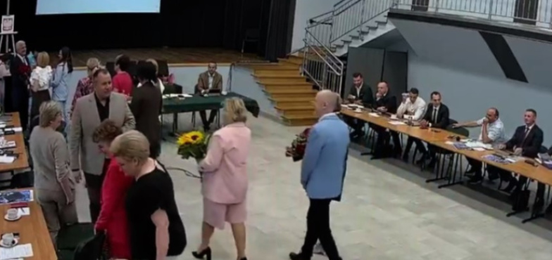 „Dziękuję za pomoc i zaufanie”. Jednogłośne wotum zaufania i absolutorium dla wójta gminy Wilczyn