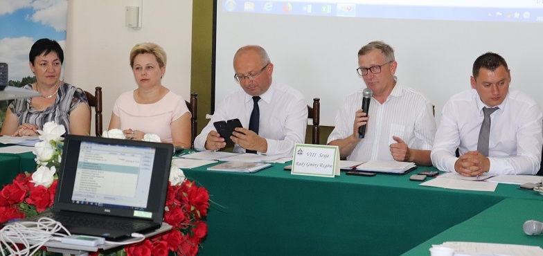 Marszałek ma oddać gminie ponad 7 milionów. Dlaczego pieniądze jeszcze nie wpłynęły?