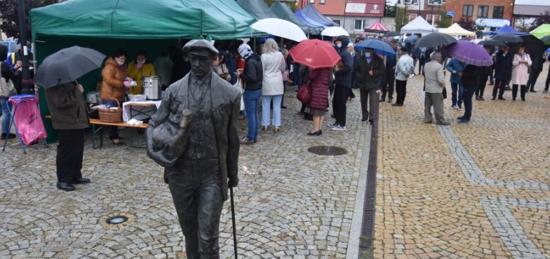Pogoda im niestraszna. Trwa 8. Jarmark Ochweśnicki