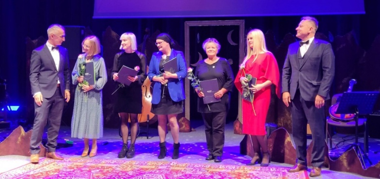„Jesteście piękni, bo obcujecie z kulturą”. Nagrody, stypendia i odznaczenia na inauguracji