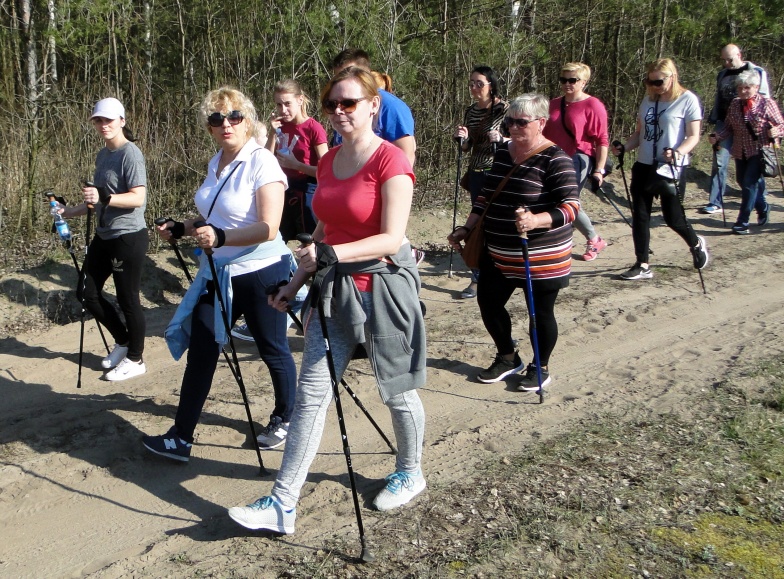 Przybywa amatorów pieszych wędrówek