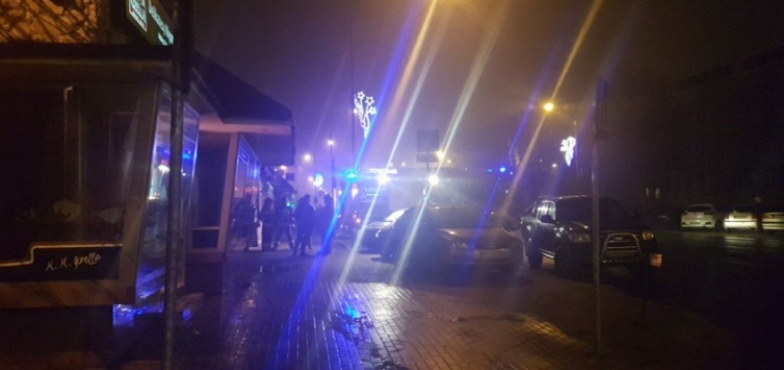 Pękła rura. Woda zalała piwnicę
