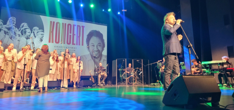 Koncert charytatywny na rzecz licheńskiego hospicjum. Gościem specjalnym był Mietek Szcześniak