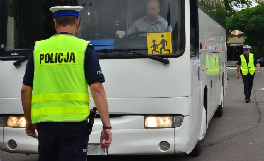 Policjanci kontrolowali autobusy. – Wyniki budujące – komentuje rzecznik
