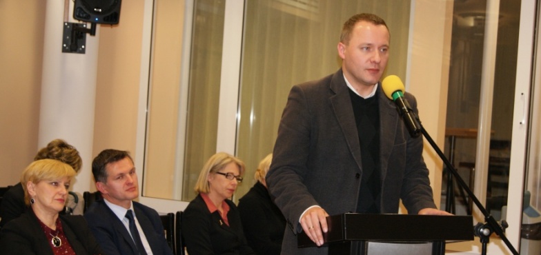 Miastu doskwiera parkingowy głód. Ile miejsc powstanie przy nowym dworcu PKP?