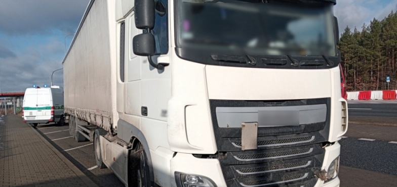 Zatrzymany do kontroli w Żdżarach. Z nieważnym prawem jazdy po autostradzie 