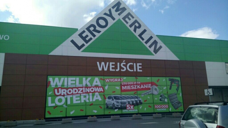 Wielka urodzinowa loteria. Mieszkanka Konina wygrała samochód