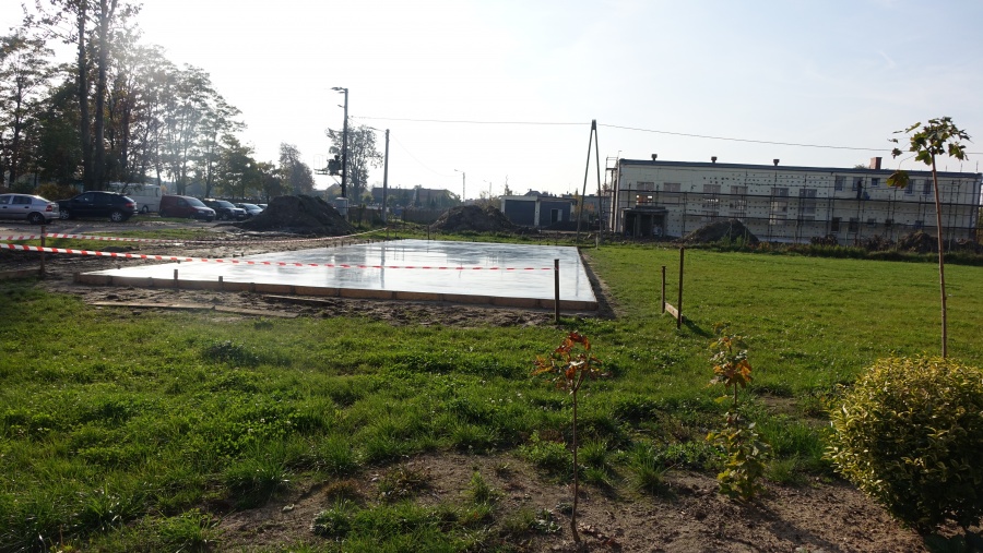 Skatepark już się buduje. Kiedy będzie można skorzystać z urządzeń?