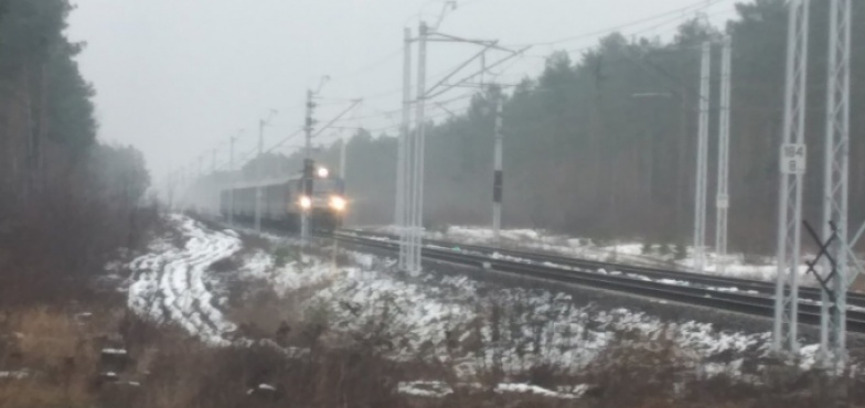 Tragedia na torach. Pociąg najechał na leżącego mężczyznę