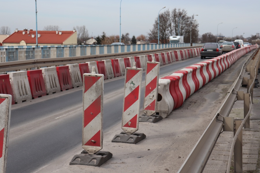 Prywatna firma będzie zarządzać mostem na Trasie Warszawskiej przez 20 lat? 
