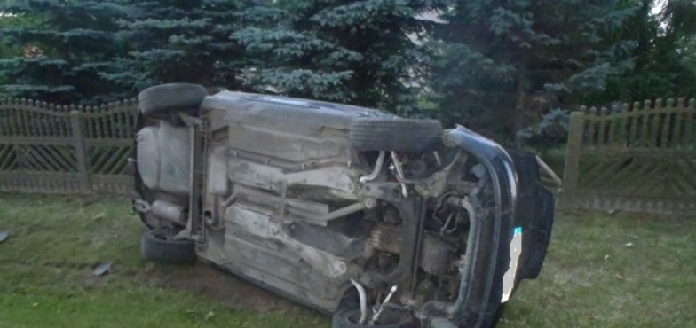 Wypadek w Słowikowie. Cztery samochody ratownicze pracowały na miejscu