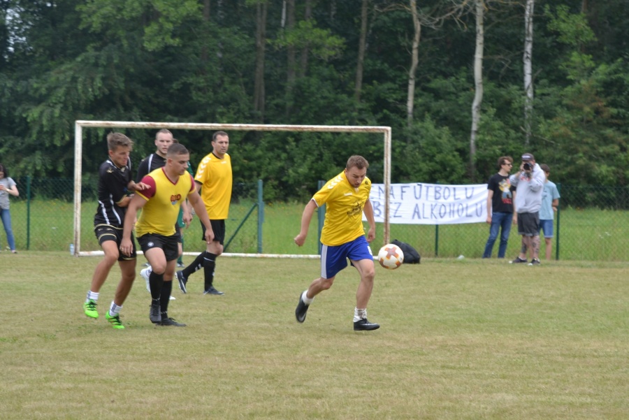 Regaty, tenis i udawanie gry w piłkę nożną. Przed nami sportowy weekend w mieście i w regionie