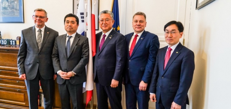 Ambasador Korei Południowej w magistracie. Rozmowa dotyczyła budowy elektrowni jądrowej, ale nie tylko 