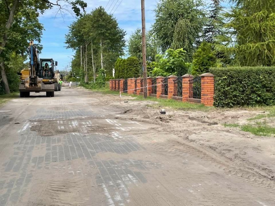 Nikt prywatnie nie może zabierać kostki brukowej. Jest własnością gminy 