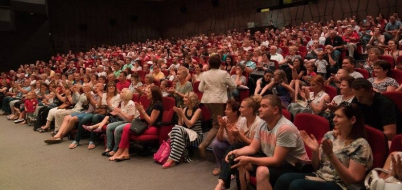 Bilety już czekają. „Obcy człowiek” na scenie Oskardu 