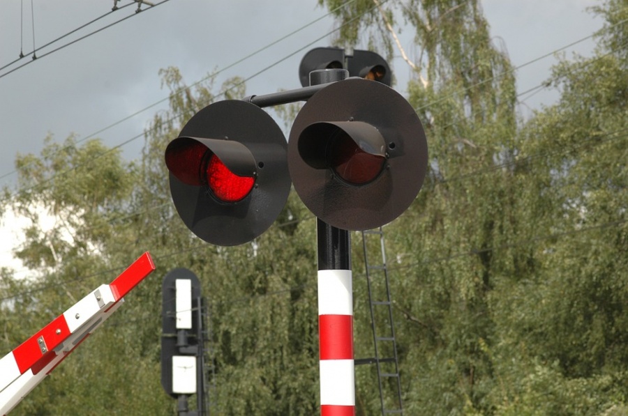 Kolejny przejazd kolejowy w gminie Kramsk zamknięty. Na cztery miesiące