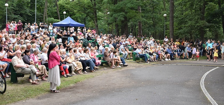 „Parostatek” w parku Chopina. Mieszkańcy licznie przyszli na koncert 