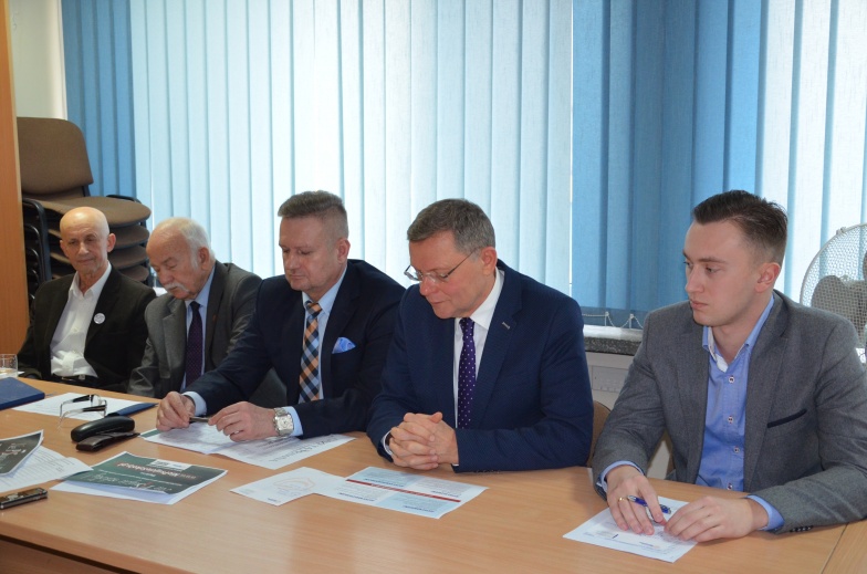 Chcą referendum w sprawie reformy. Zbierają podpisy
