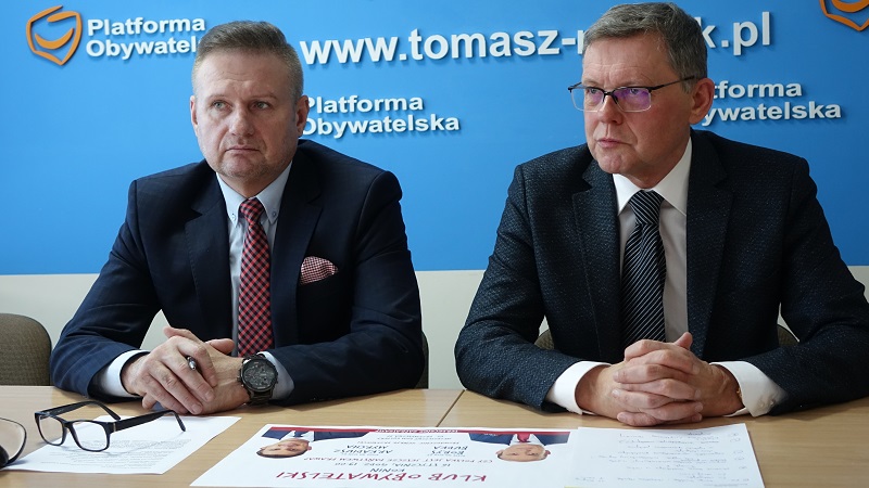 „Życzę kolegom z PiS-u, żeby odnaleźli płaszczyznę porozumienia” – mówi poseł z PO 