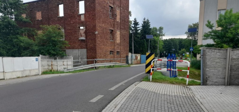 To bardzo niebezpieczne miejsce. Projekt budowy kładki trafił do zamrażarki?