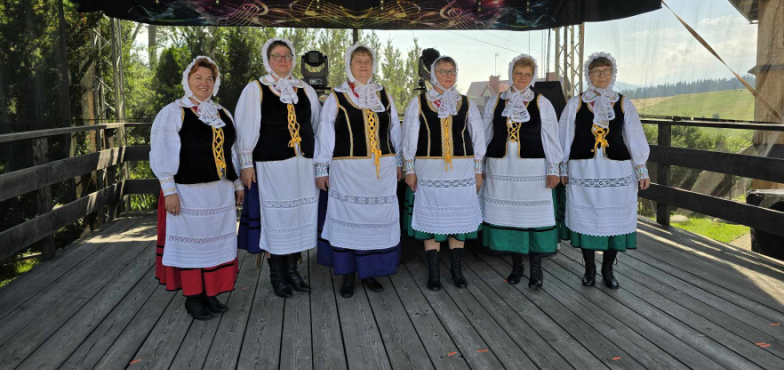 Zespół folklorystyczny „Nadnerzanki” z Dąbia odniósł kolejny sukces