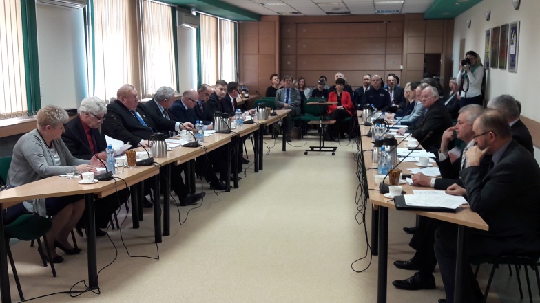 Radni powiatowi poparli Stare Miasto w sprawie zmiany granic. Nie byli jednomyślni