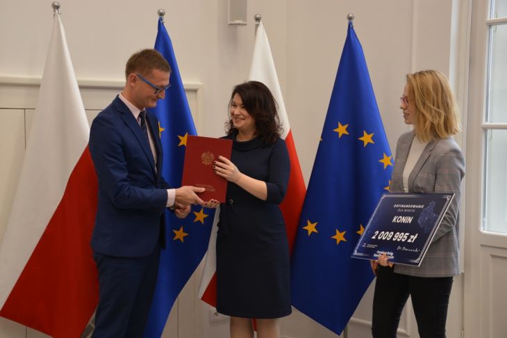 Umowa na dofinansowanie remontu ulicy Leśnej podpisana. Konin otrzyma ponad 2 miliony zł 