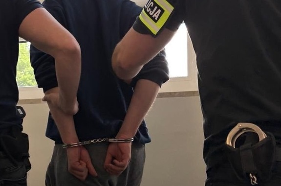 Aresztowani na trzy miesiące. Podejrzani o napad, zastraszanie i wyłudzenie 