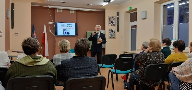 Pisarz mówił o leczniczym działaniu niskich temperatur. Fizjoterapeuta w bibliotece