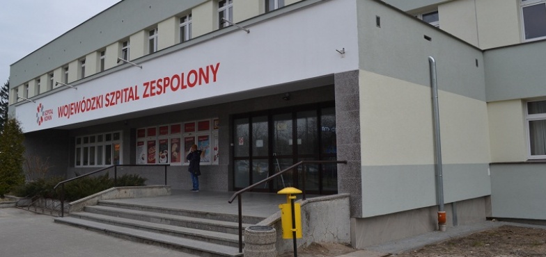 Każdy wchodzący będzie miał badaną temperaturę. Do szpitala przez namiot