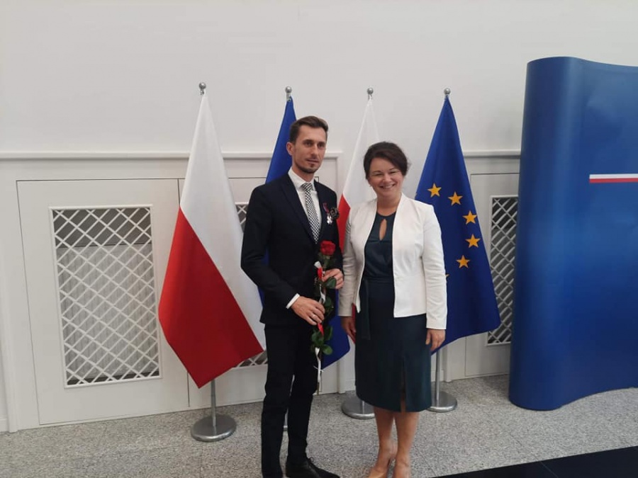 Sekretarz powiatu odznaczony Srebrnym Krzyżem Zasługi 