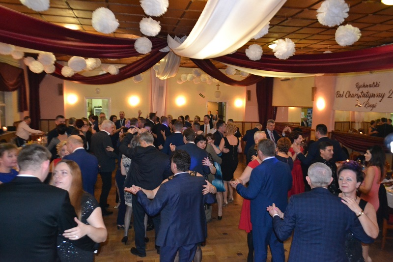 Będą zbierać na poszkodowanych w wybuchu gazu. Kolejny bal charytatywny