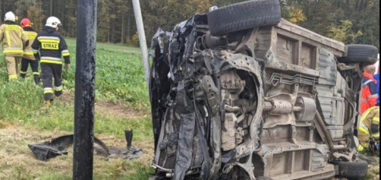 Groźny wypadek. Trzech poszkodowanych trafiło do szpitala