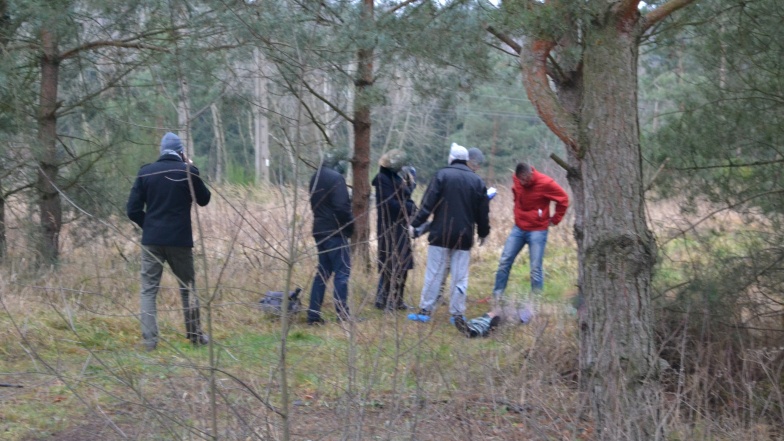 Zabójstwo w Kamienicy. Półnagie zwłoki w lesie (FILM) 