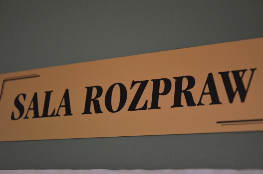 Urzędnicy nie przyszli do pracy. W sądach odwołano rozprawy