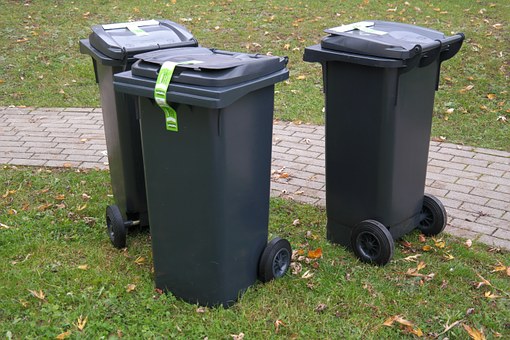 Ministerstwo chce zmienić ustawę o śmieciach. Gminy będą miały nowe obowiązki, ale i przywileje