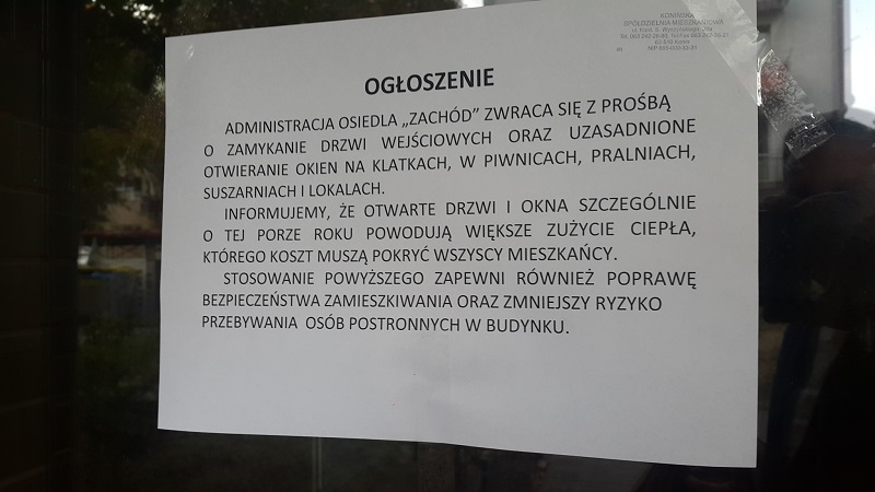 Spółdzielnia apeluje do mieszkańców o zamykanie drzwi do klatek schodowych