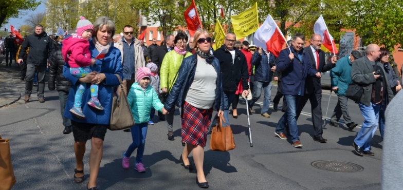 Obchody 1 Maja w Koninie. – Nie dajmy się rzucić na kolana – apelują związkowcy