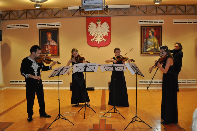 Muzyczne przestrzenie, czyli jak muzyka skrzypcowa wypełniła ratusz 