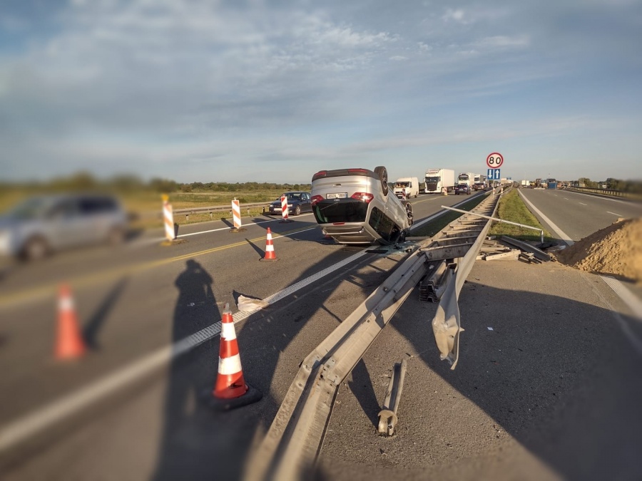 Dachował na autostradzie. 26-latek z Rosji ukarany mandatem 