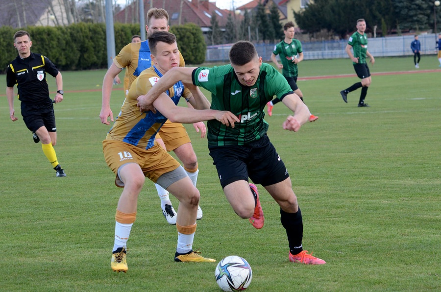 Lider za mocny, Sokół przegrał u siebie 0:3 Kotwicą Kołobrzeg