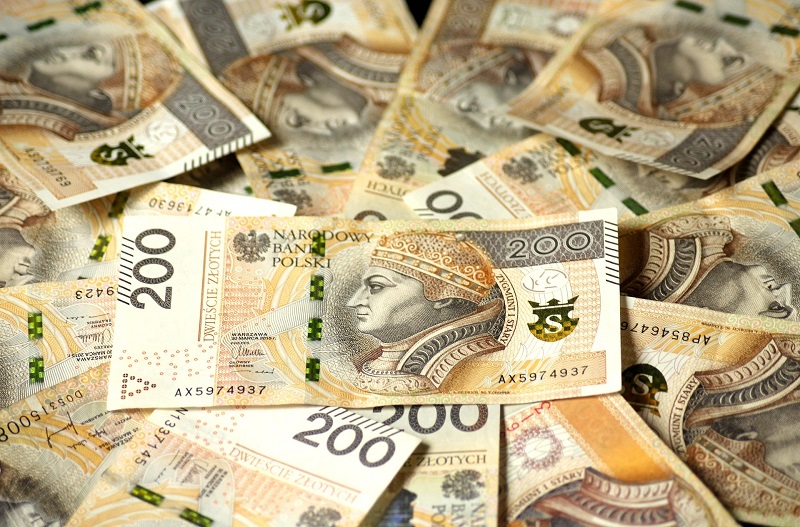 Mieszkanka powiatu słupeckiego straciła prawie milion złotych! Podała poufne dane! 