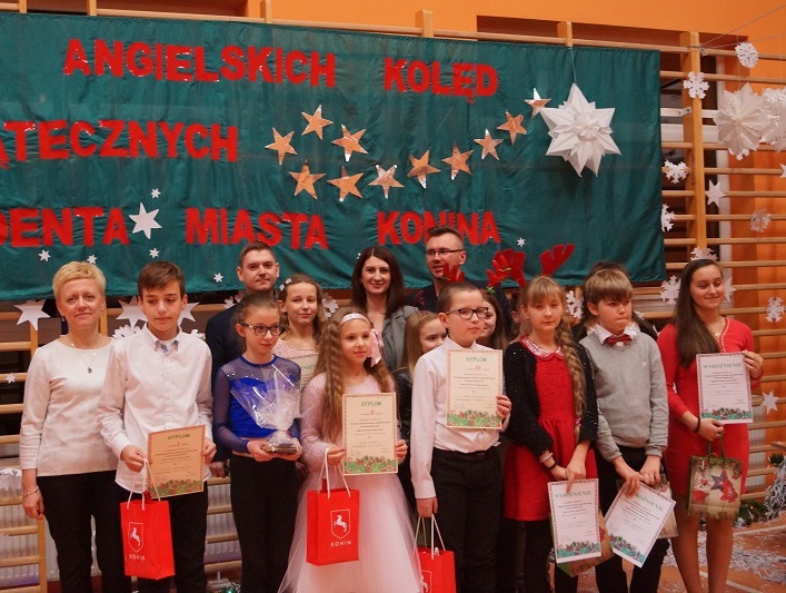 Uczniowie szlifowali angielski na festiwalu. Śpiewali kolędy i świąteczne piosenki