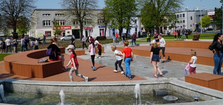 Skwer oficjalnie oddany do użytku, a potem zabawa podczas majówkowego festynu rodzinnego