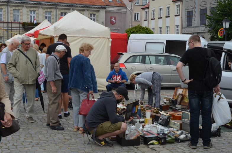 Winyle, ceramika, zabawki i dużo, dużo więcej. Trwa Jarmark św. Bartłomieja
