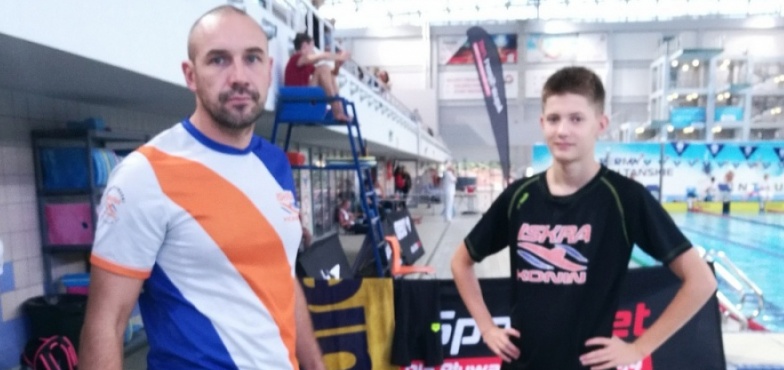 Urodzinowe pływanie zawodników Iskry. Przywieźli siedem medali z Term Maltańskich.