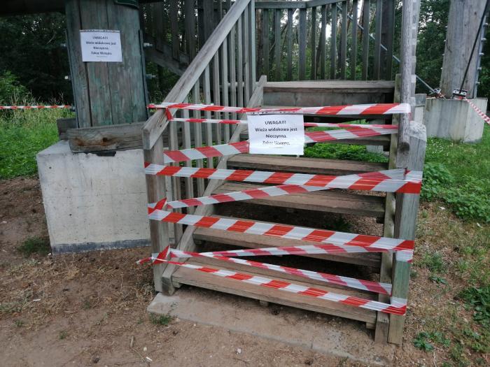 Wieża widokowa na Złotej Górze zamknięta. Spróchniały niektóre elementy
