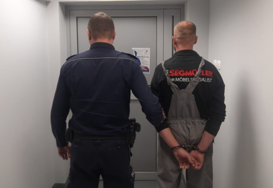 Rozpijał 14-letniego siostrzeńca i gościł dwie osoby poszukiwane listem gończym