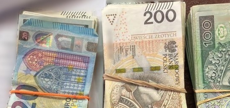 Podejrzane o oszustwa metodą „na pracownika banku” zostały zatrzymane 